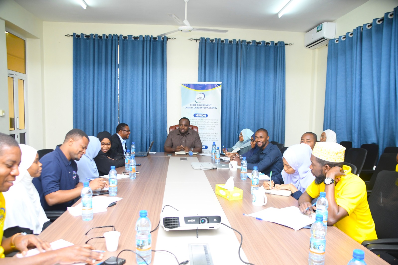 Image 5>
                <p class=